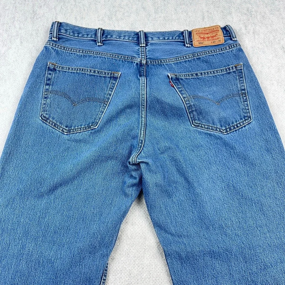 Vintage Y2K Levis 550 Jeans Men 38x29 Relaxed Fit Straight Leg Med Wash Adult